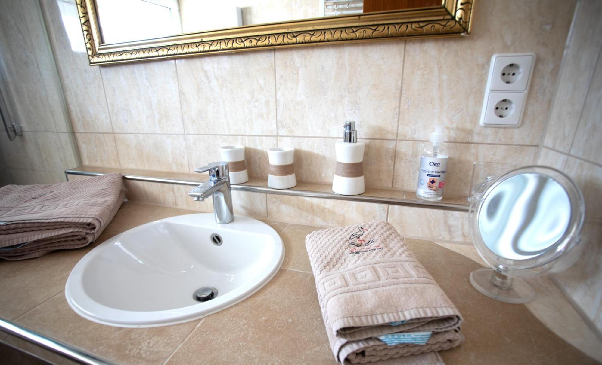 Storchennest - Schoenes, Ruhiges Apartment Mit Sonnenterrasse Tettnang Ngoại thất bức ảnh