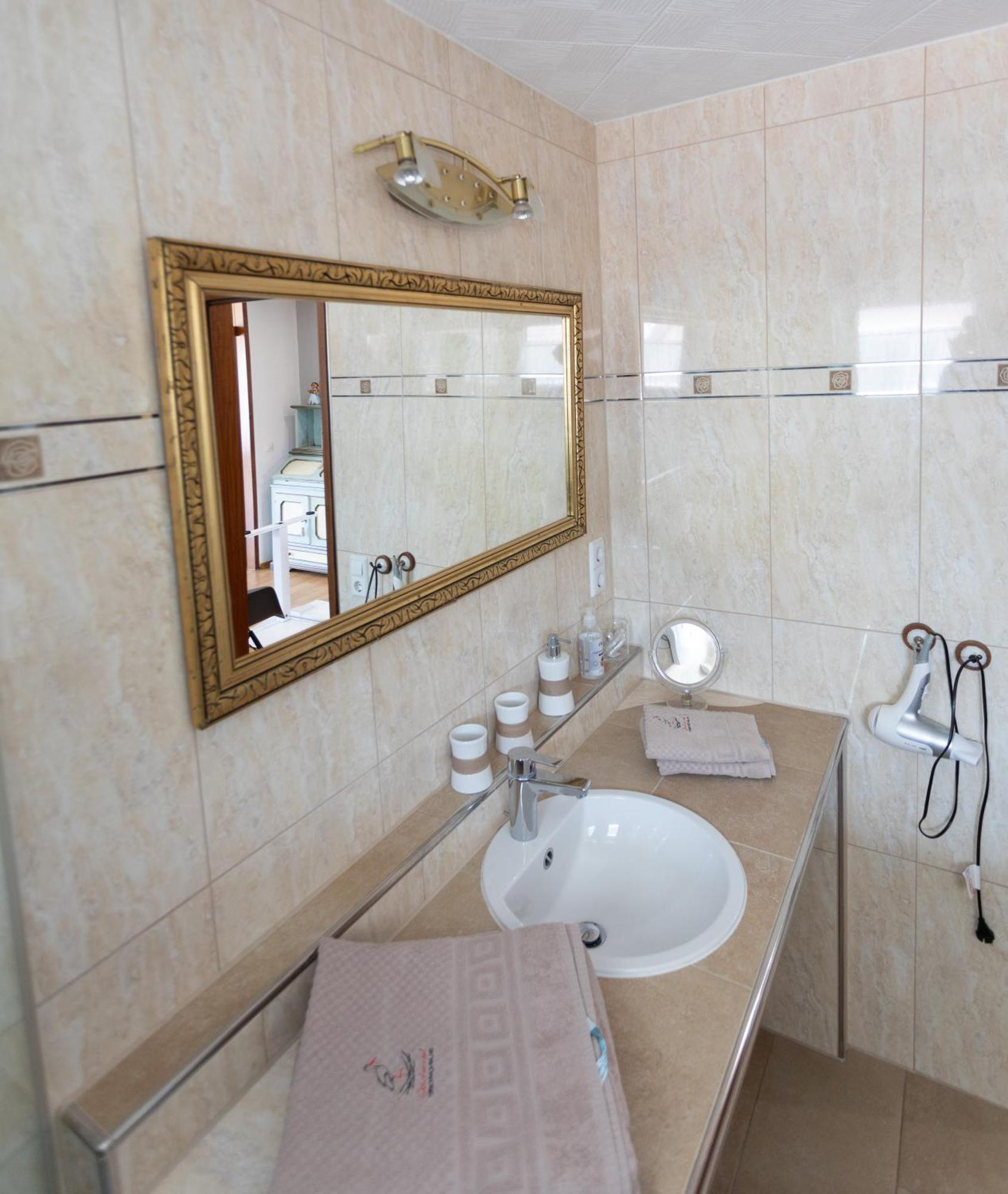 Storchennest - Schoenes, Ruhiges Apartment Mit Sonnenterrasse Tettnang Ngoại thất bức ảnh